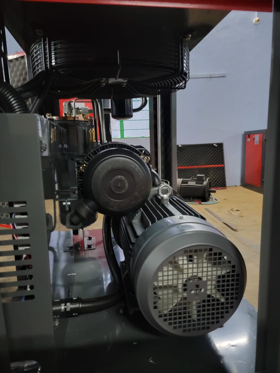 Screw Air Compressor inside view